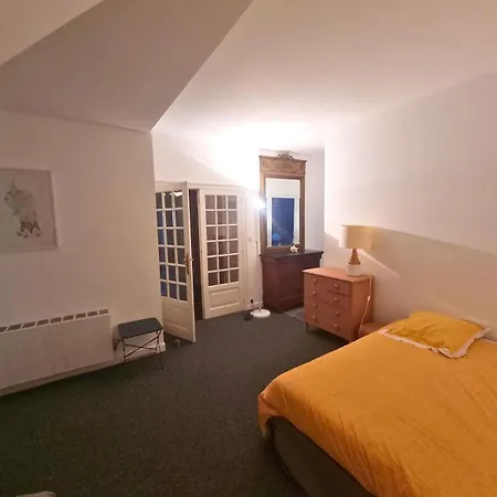 Familial, Lumineux, 200m شقة